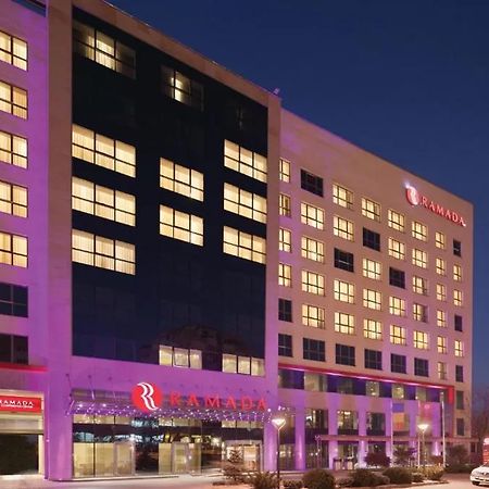 Hotel Ramada بيتستِ المظهر الخارجي الصورة