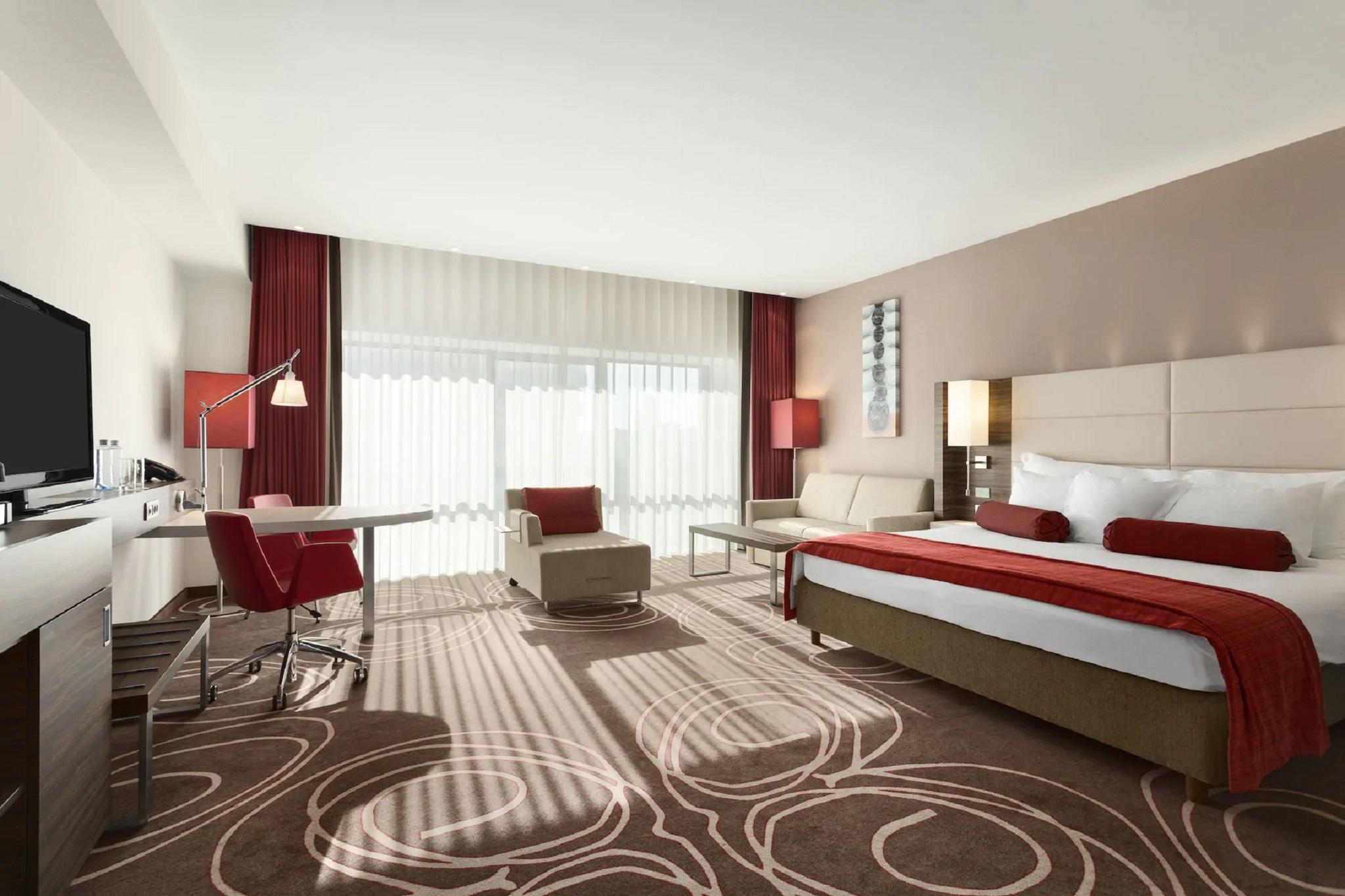 Hotel Ramada بيتستِ المظهر الخارجي الصورة