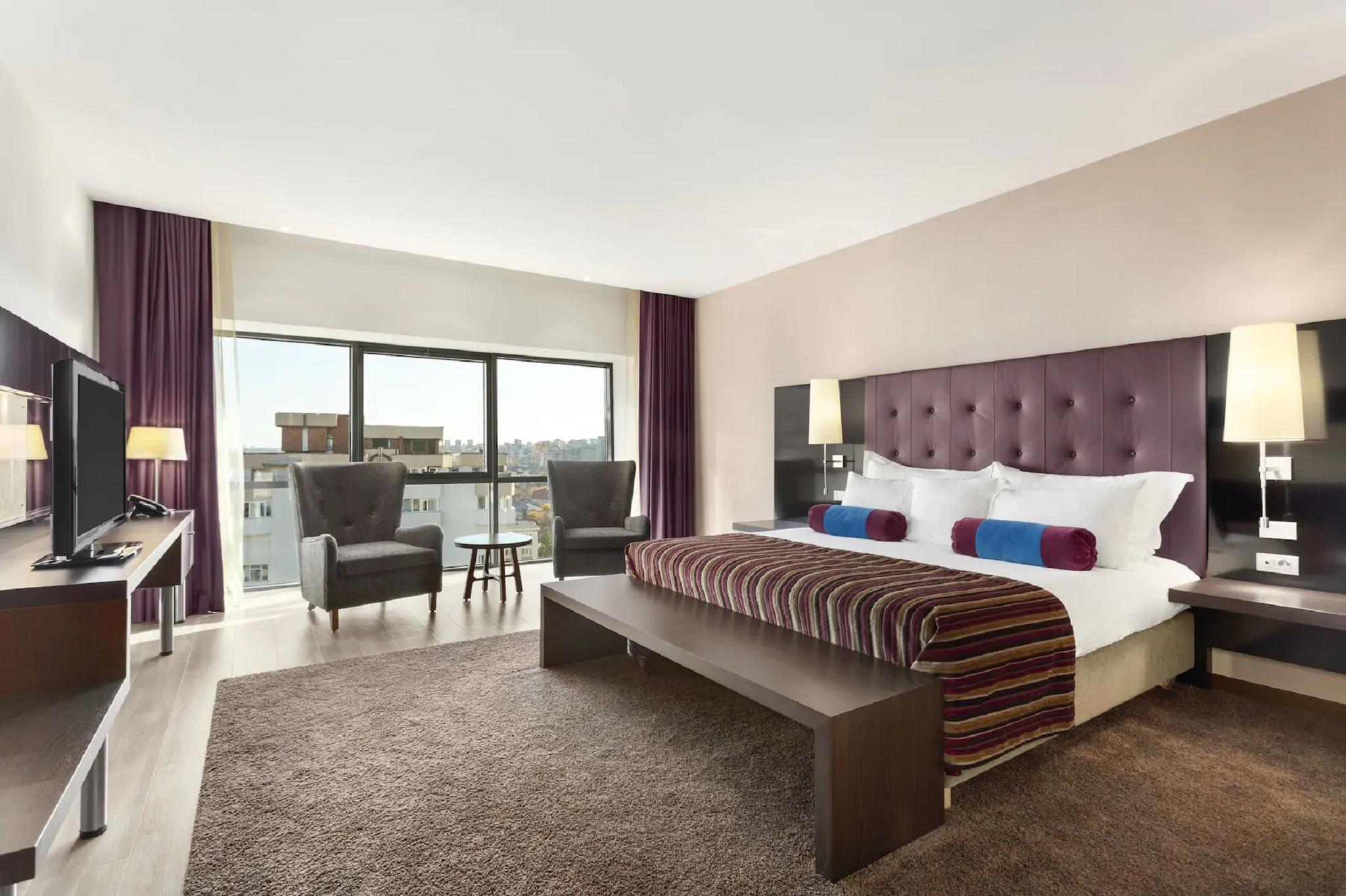 Hotel Ramada بيتستِ المظهر الخارجي الصورة