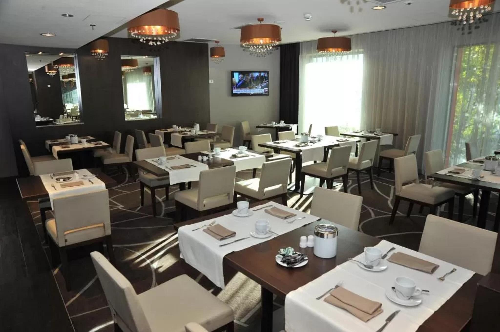 Hotel Ramada بيتستِ المظهر الخارجي الصورة