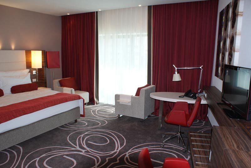 Hotel Ramada بيتستِ المظهر الخارجي الصورة